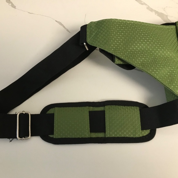 Heys TravelMate Crossbody Olive Green Eco Day Bag Purse Wallet NWOT - Picture 13 of 16